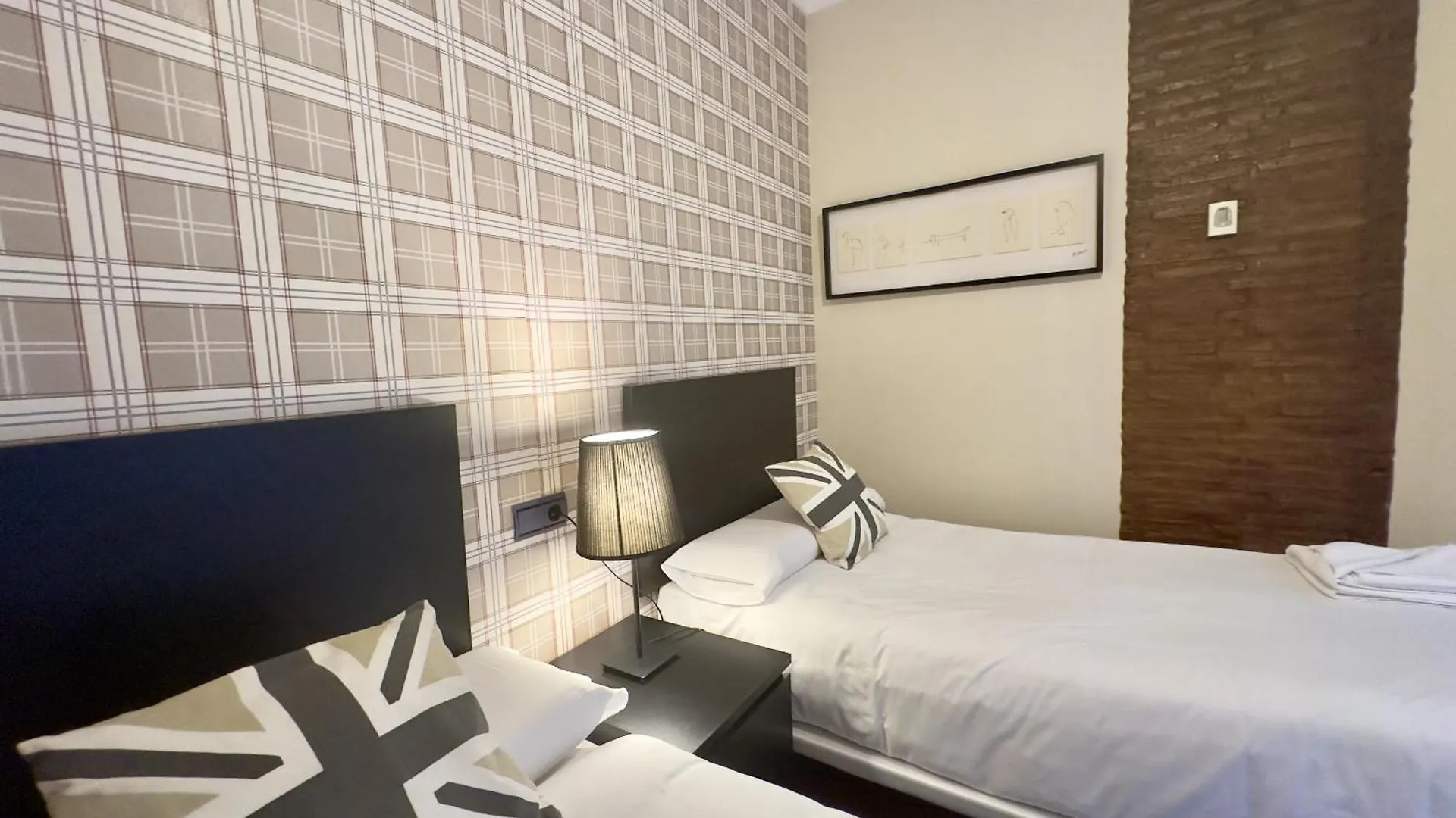 Apartamento Urbe10 Plaza De Uncibay 3 Bedrooms Apatment Málaga