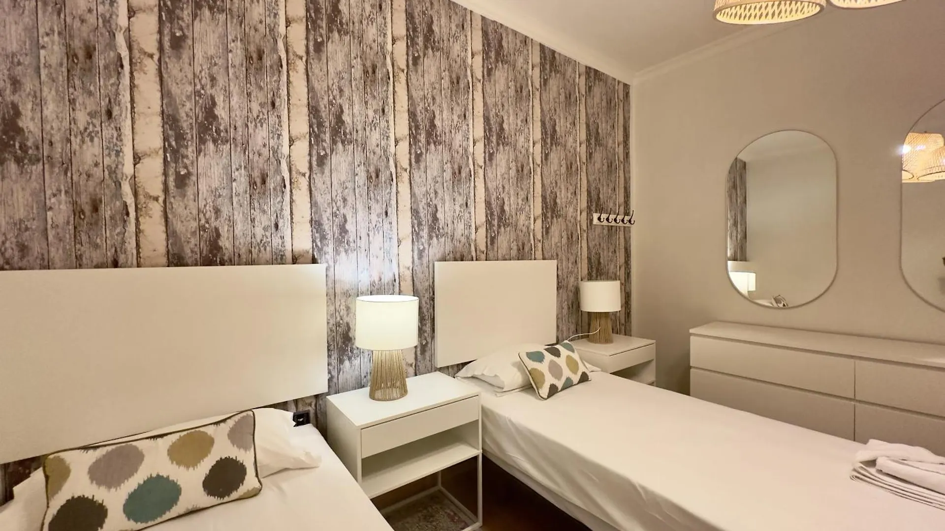 Apartamento Urbe10 Plaza De Uncibay 3 Bedrooms Apatment Málaga
