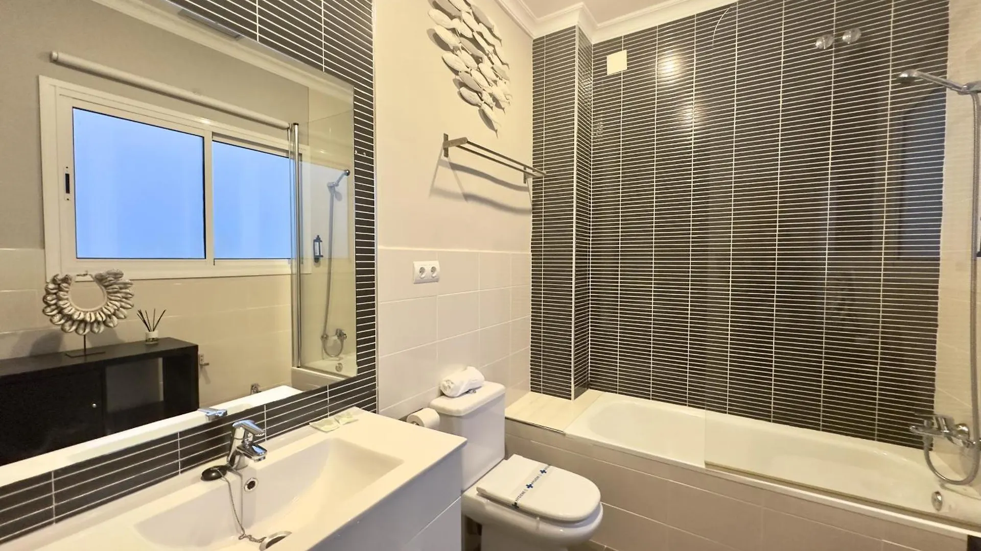 Urbe10 Plaza De Uncibay 3 Bedrooms Apatment Málaga