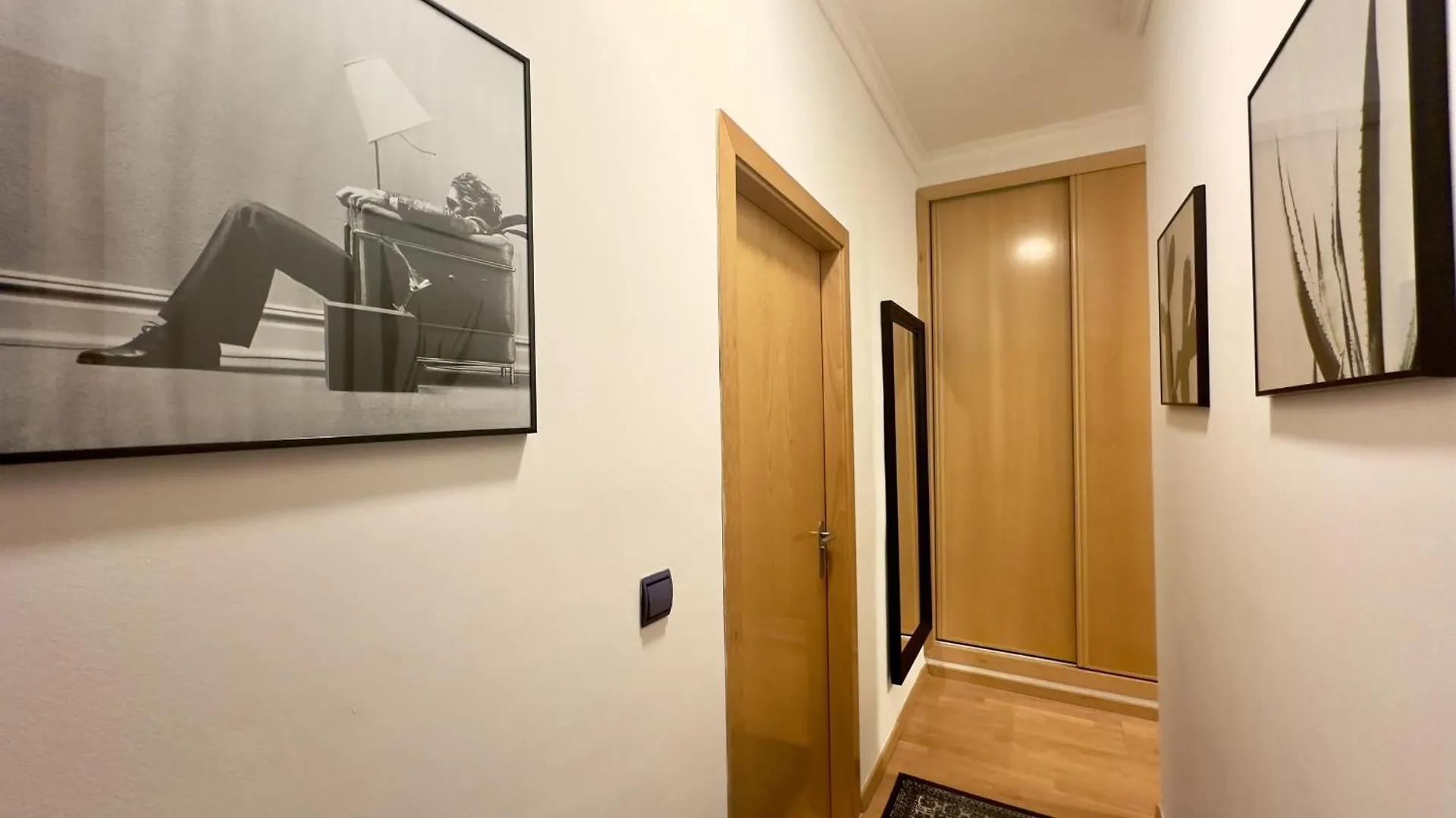 Urbe10 Plaza De Uncibay 3 Bedrooms Apatment Málaga España